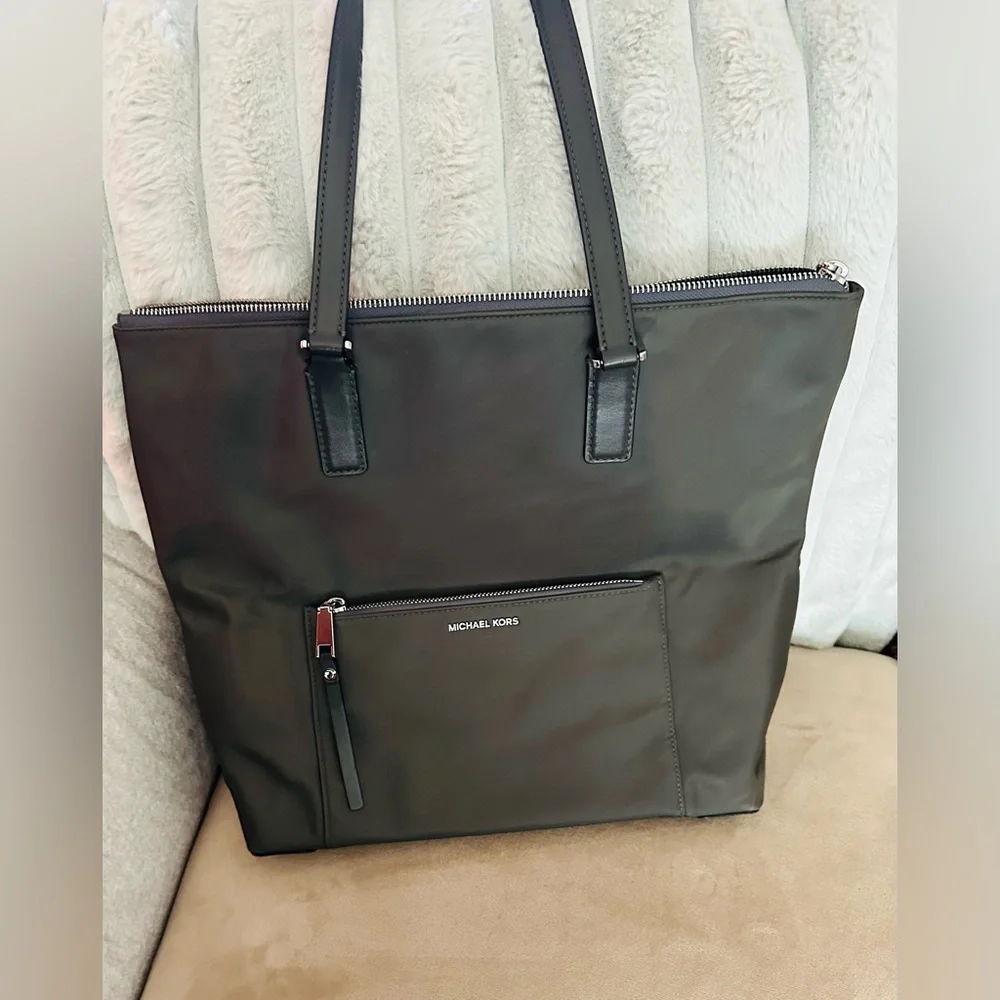 Michael Kors Sage Gray Nylon Tote Bag + COA - Picture 12 of 12